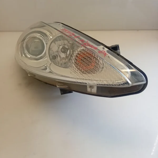 Faro ant. destro Ford Fiesta (2008 – 2013) 1.4 50 KW diesel 1740029 F6JD