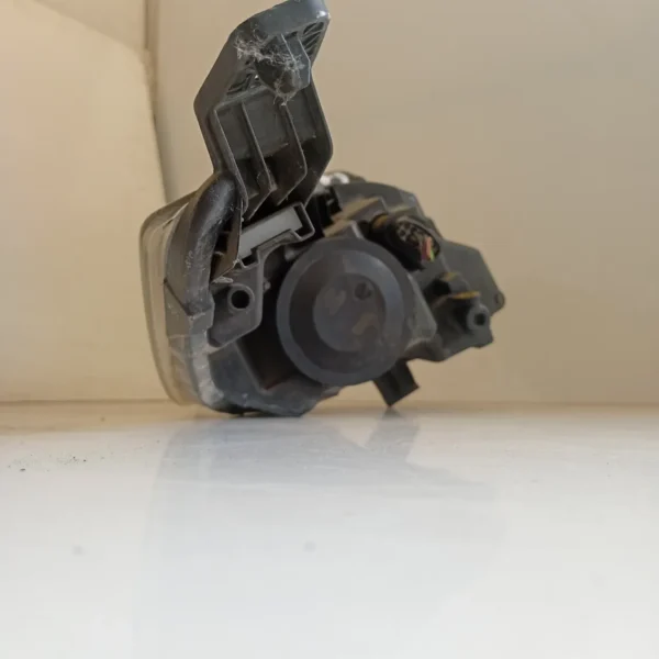 Faro ant. sinistro Ford Fiesta (2008 – 2013) 1.4 50 KW diesel 1740028 F6JD