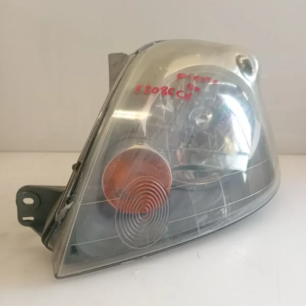 Faro ant. sinistro Ford Fiesta (2005 – 2008) 1.2 55 KW benzina 1416311 FUJA