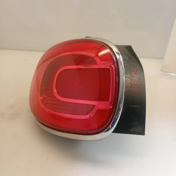 Faro posteriore sinistro Fiat 500l (2012 – 2018) 1.3 62 KW diesel 51883572 199B4000