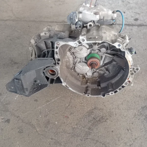 Cambio completo Volvo V40 (2000 – 2004) 1.9 85 KW diesel 8251448 D4192T3