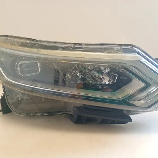 Faro ant. destro Nissan Qashqai (2017 – 2021) 1.5 85 KW diesel 26010HV05B K9K