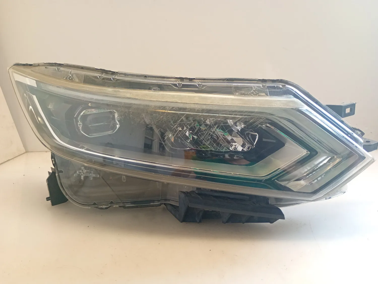 Faro ant. destro Nissan Qashqai (2017 – 2021) 1.5 85 KW diesel 26010HV05B K9K