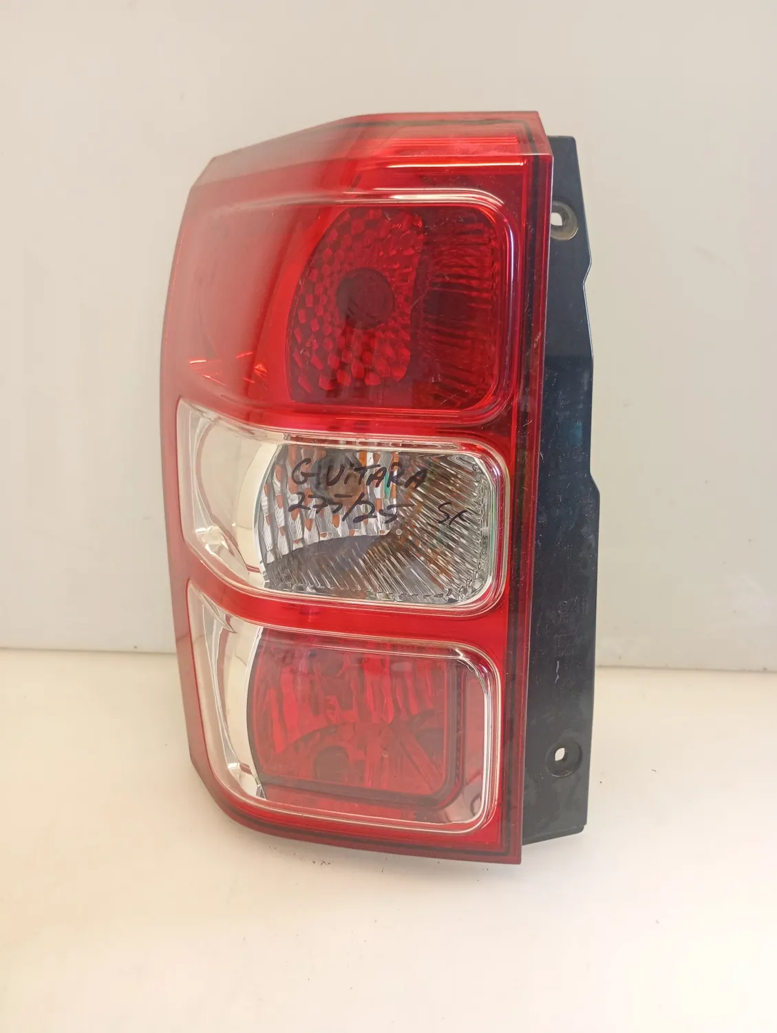 Faro posteriore sinistro Suzuki Grand Vitara (2005 – 2012) 1.9 95 KW diesel 3567065J11000 F9Q