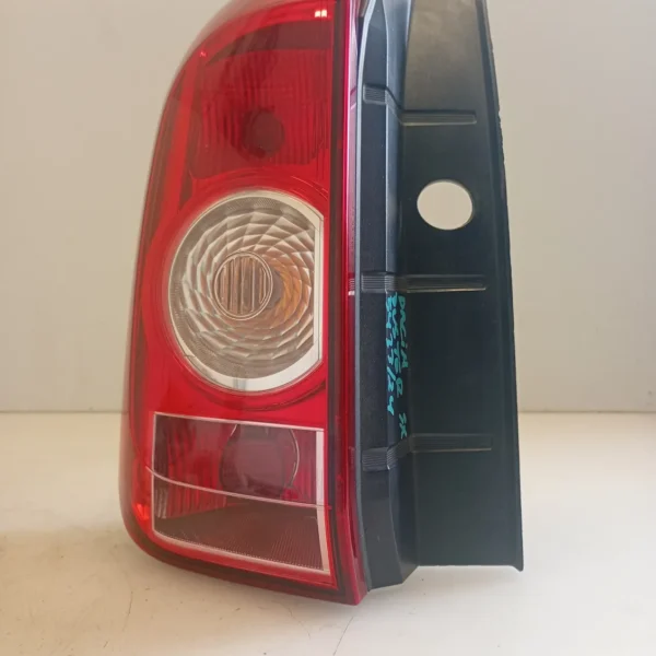 Faro posteriore sinistro Dacia Duster (2010 – 2013) 1.6 77 KW benzina 265550035R K4M A6