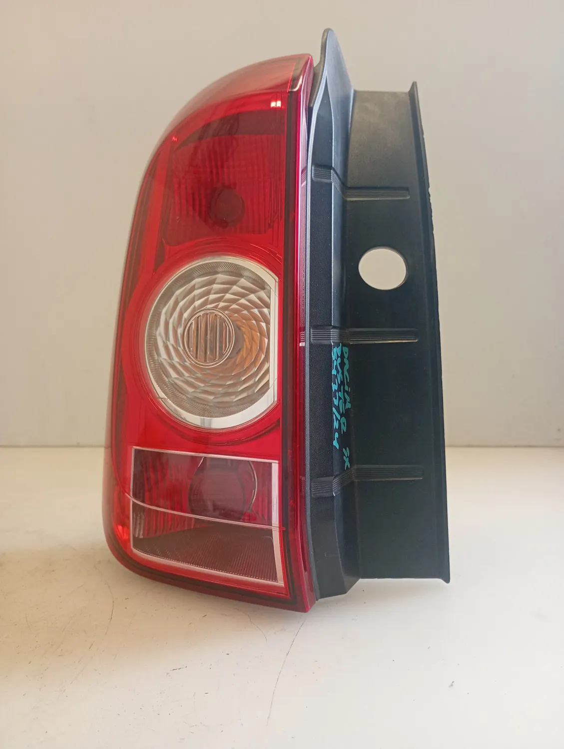 Faro posteriore sinistro Dacia Duster (2010 – 2013) 1.6 77 KW benzina 265550035R K4M A6