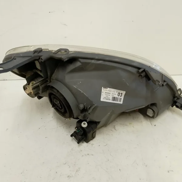 Faro ant. sinistro Toyota Yaris (2001 – 2005) 1.0 48 KW benzina 811700D080 1SZ FE