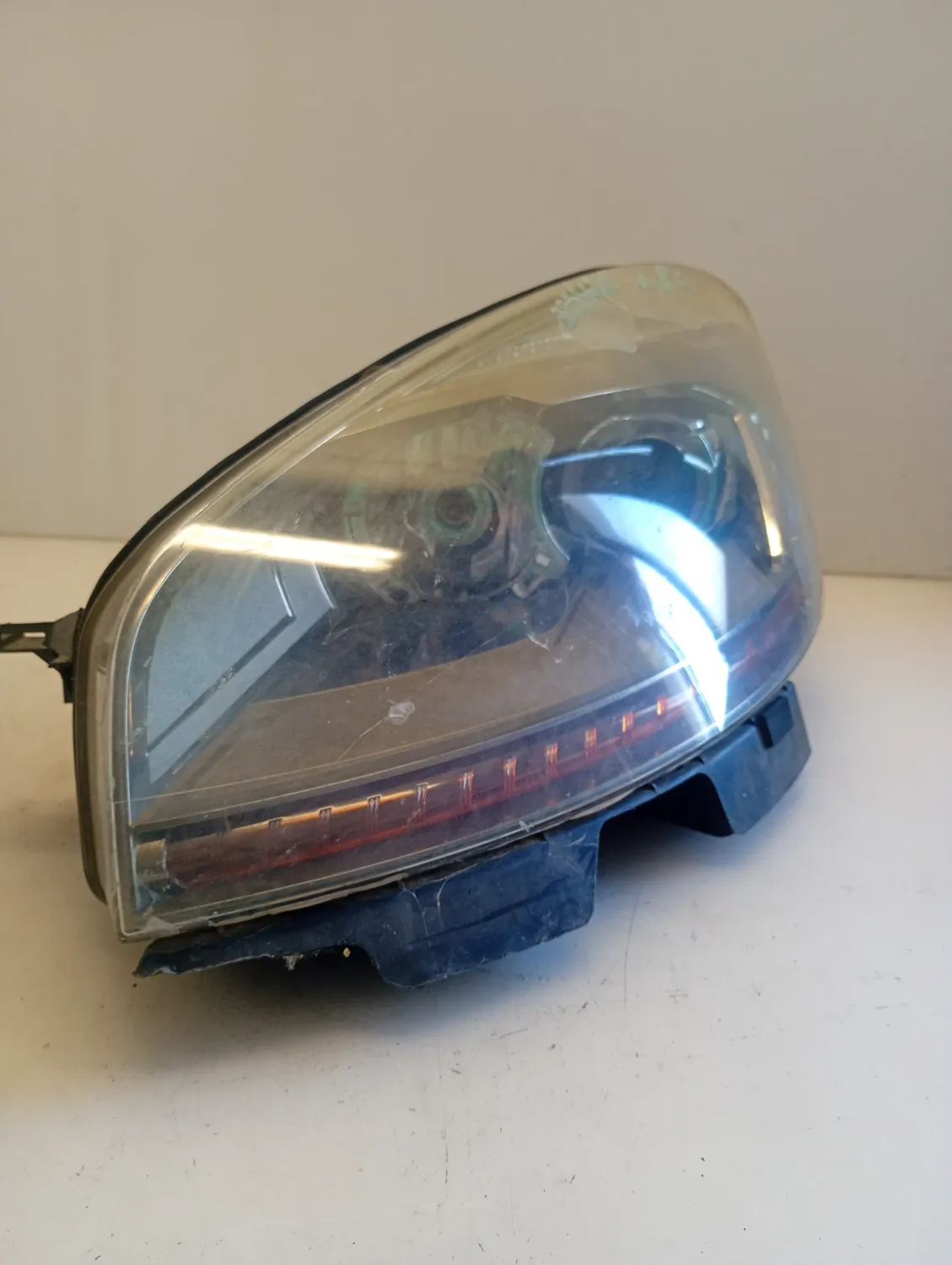Faro ant. sinistro Citroen C4 Picasso (2006 – 2013) 2.0 100 KW diesel 6208C1 RHR