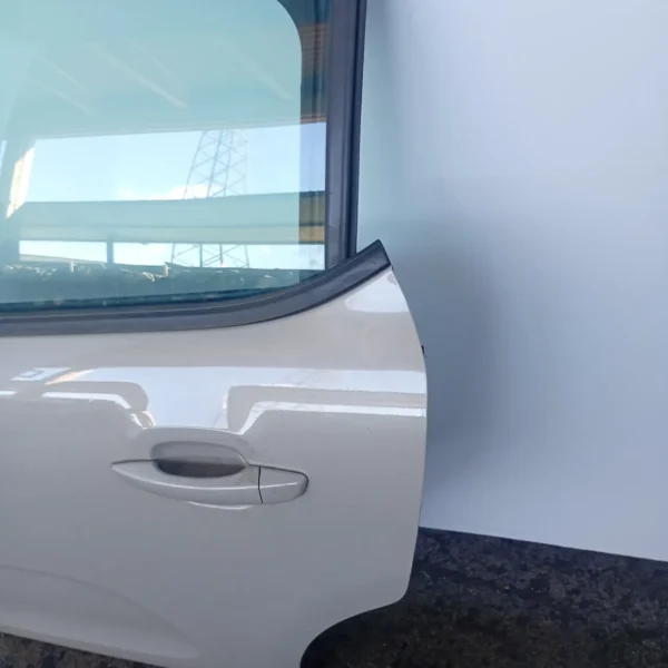 Porta posteriore sinistra Citroen C3 3a Serie (2020 – 2024) 1.2 61 KW benzina 9812254980 HM05