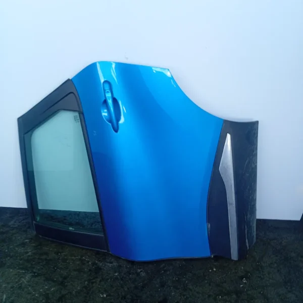 Porta posteriore sinistra Renault Captur (2013 – 2017) 1.5 66 KW diesel 821012117R K9K E6