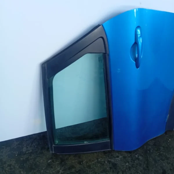 Porta posteriore sinistra Renault Captur (2013 – 2017) 1.5 66 KW diesel 821012117R K9K E6