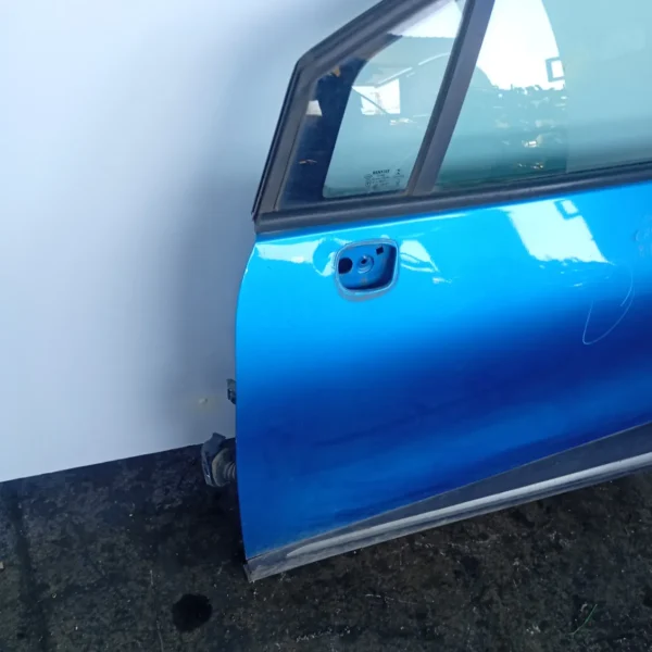 Porta anteriore sinistra Renault Captur (2013 – 2017) 1.5 66 KW diesel 801018596R K9K E6