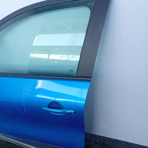 Porta anteriore sinistra Renault Captur (2013 – 2017) 1.5 66 KW diesel 801018596R K9K E6