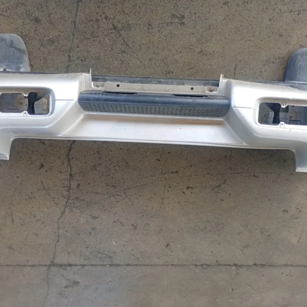 Paraurti posteriore Nissan Terrano (1996 – 1999) 2.7 92 KW diesel 850227F000 TD27E