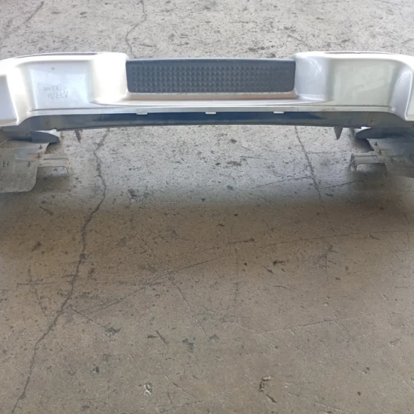 Paraurti posteriore Nissan Terrano (1996 – 1999) 2.7 92 KW diesel 850227F000 TD27E