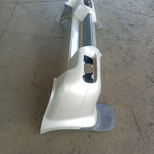 Paraurti posteriore Nissan Terrano (1996 – 1999) 2.7 92 KW diesel 850227F000 TD27E