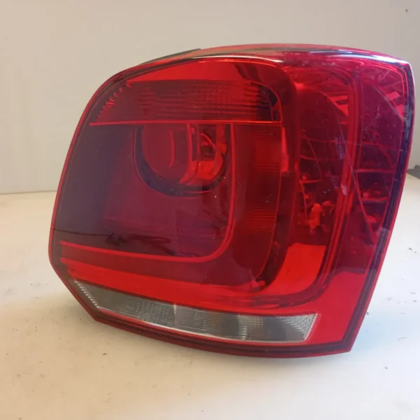 Faro posteriore destro Volkswagen Polo (2009 – 2014) 1.6 60 KW 6R0945096AH CNK