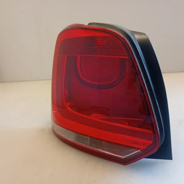 Faro posteriore sinistro Volkswagen Polo (2009 – 2014) 1.6 60 KW 6R0945095AH CNK