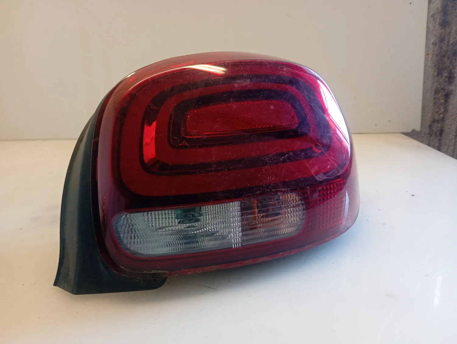 Faro posteriore sinistro Citroen C3 3a Serie (2020 – 2024) 1.2 61 KW benzina 9812257780 HM05