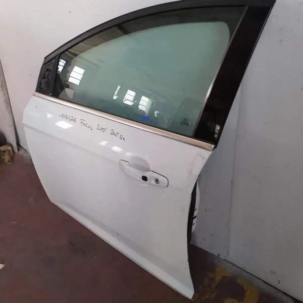 Porta anteriore sinistra Ford Focus (2011 – 2015) 1.6 85 KW diesel 2147846 T1DB