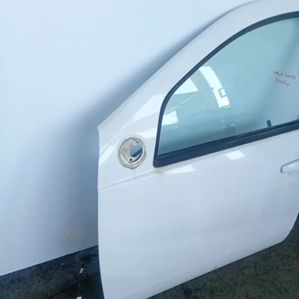 Porta anteriore sinistra Dacia Duster (2010 – 2013) 1.5 79 KW diesel 801008256R K9K J8