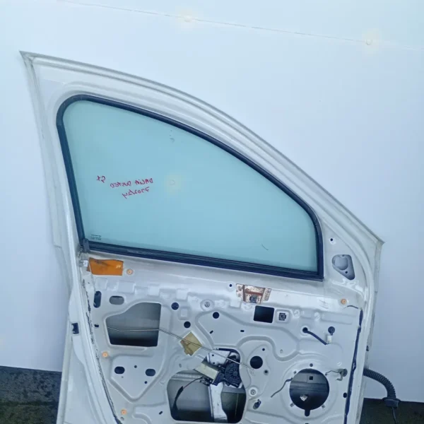 Porta anteriore sinistra Dacia Duster (2010 – 2013) 1.5 79 KW diesel 801008256R K9K J8