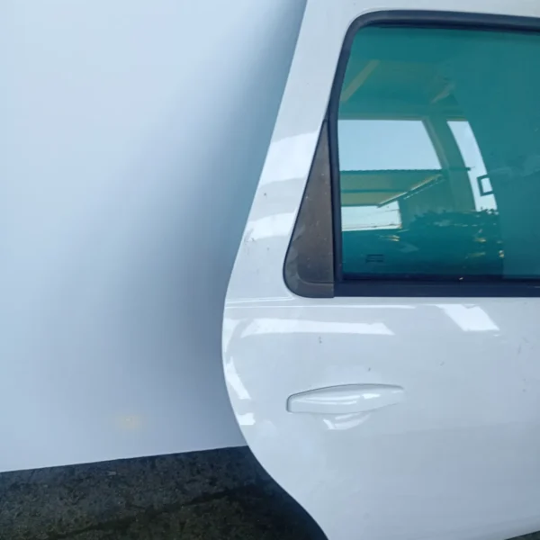 Porta posteriore destra Dacia Duster (2010 – 2013) 1.5 79 KW diesel 821000291R K9K J8
