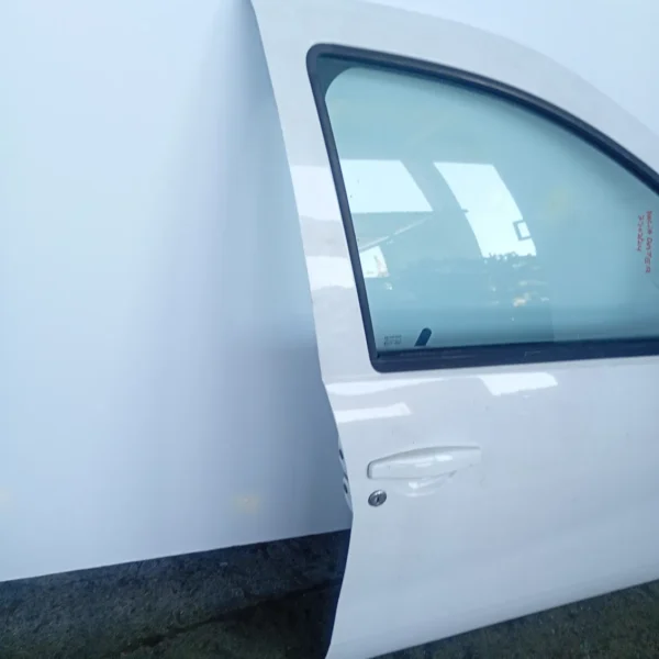 Porta anteriore destra Dacia Duster (2010 – 2013) 1.5 79 KW diesel 801017348R K9K J8
