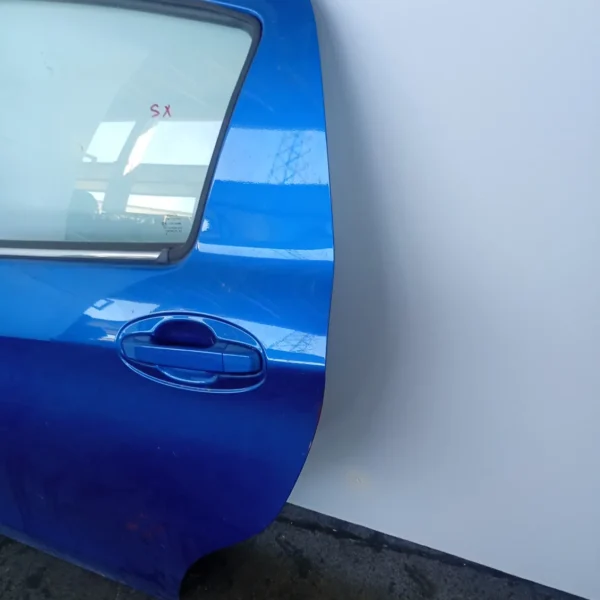 Porta posteriore sinistra Toyota Yaris (2014 – 2017) 1.4 66 KW diesel 670040D210 1ND-TV