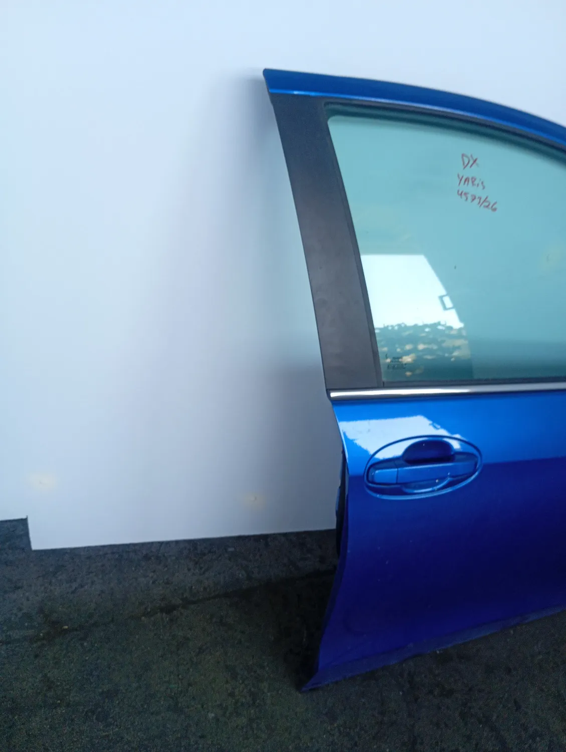 Porta anteriore destra Toyota Yaris (2014 – 2017) 1.4 66 KW diesel 670010D500 1ND-TV