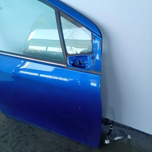 Porta anteriore destra Toyota Yaris (2014 – 2017) 1.4 66 KW diesel 670010D500 1ND-TV