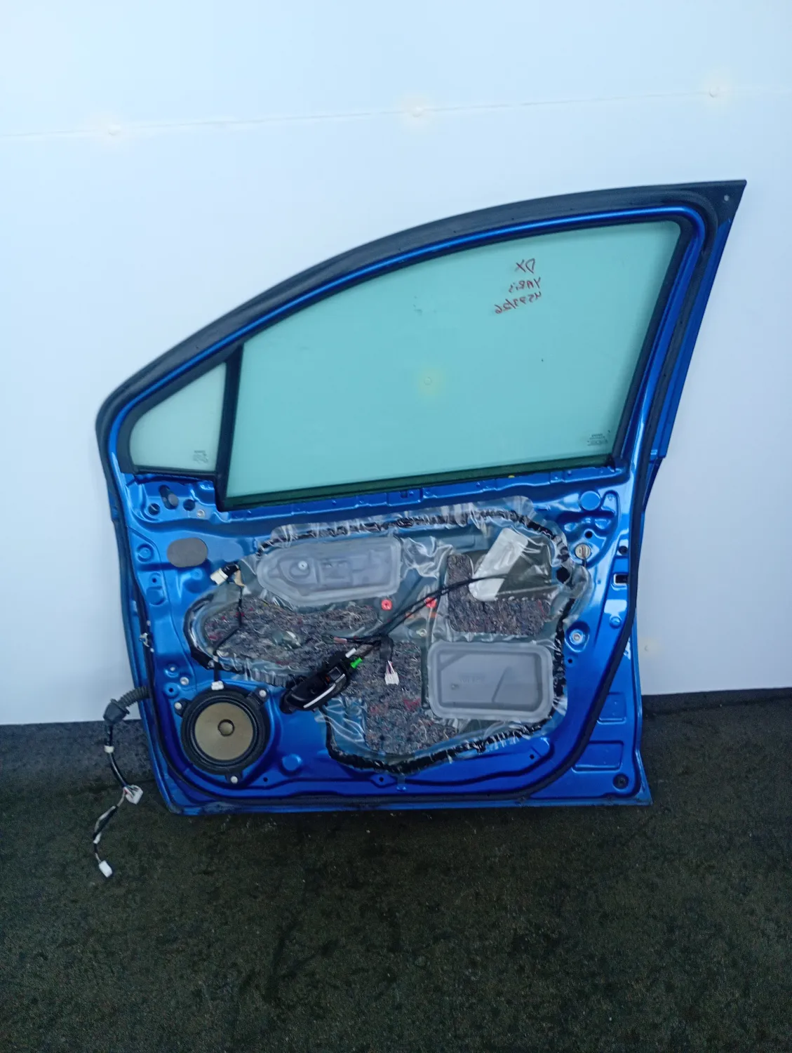 Porta anteriore destra Toyota Yaris (2014 – 2017) 1.4 66 KW diesel 670010D500 1ND-TV