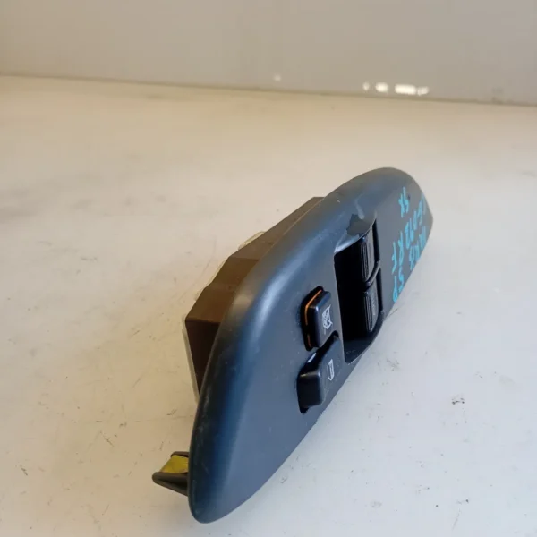 Pulsantiera ant. sinistra Toyota Yaris (2001 – 2005) 1.0 48 KW benzina 1SZ FE