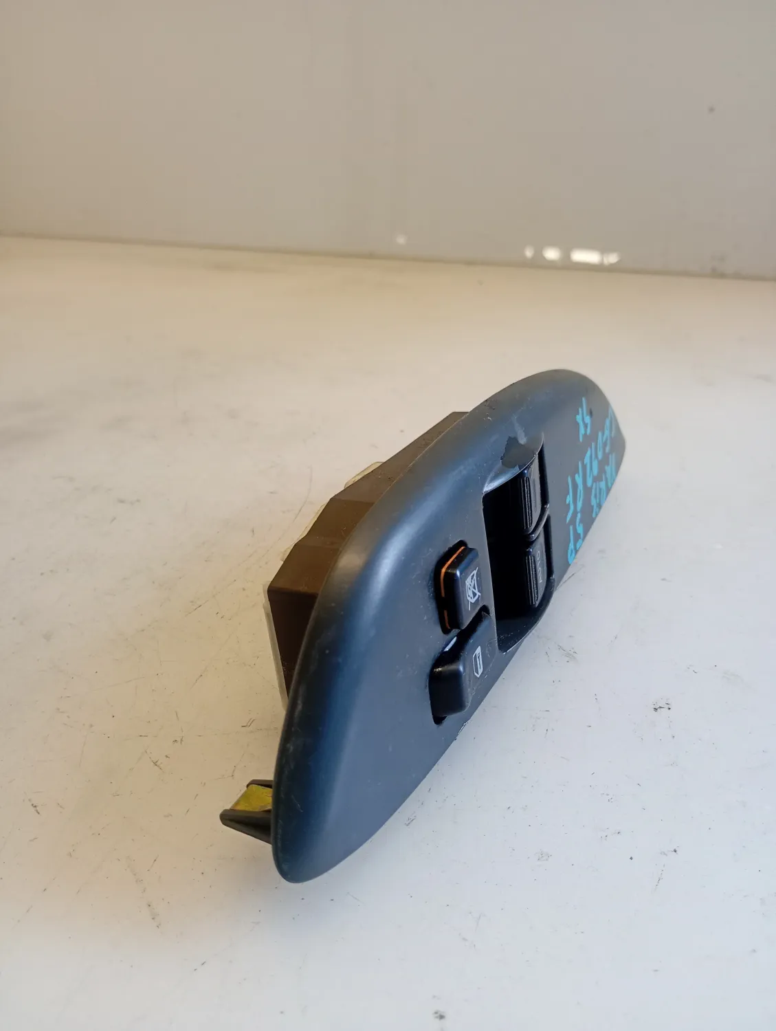 Pulsantiera ant. sinistra Toyota Yaris (2001 – 2005) 1.0 48 KW benzina 1SZ FE