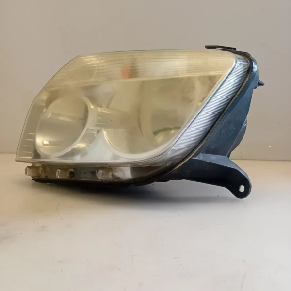 Faro ant. sinistro Dacia Duster (2010 – 2013) 1.5 79 KW diesel 260600069R K9K J8