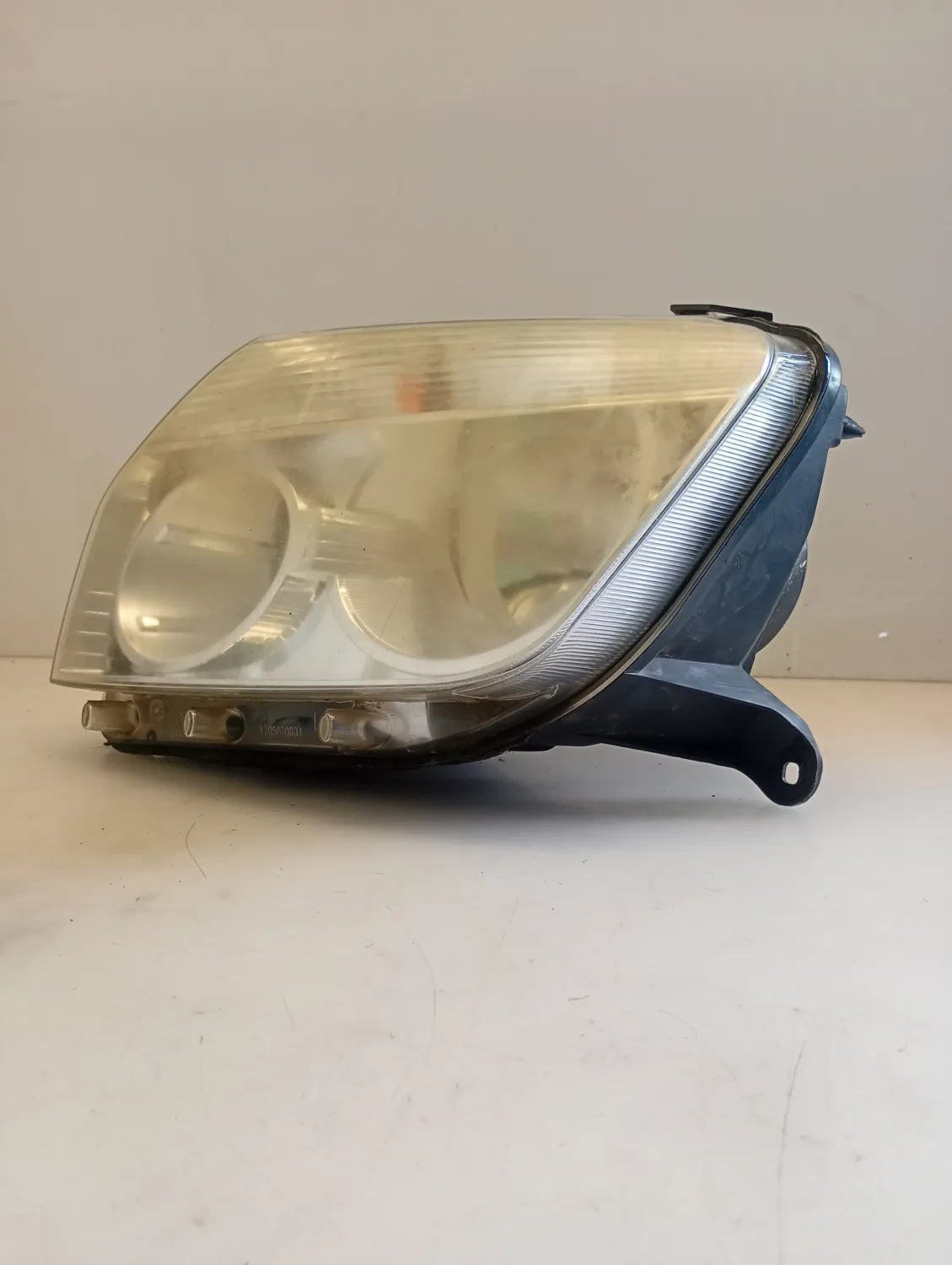 Faro ant. sinistro Dacia Duster (2010 – 2013) 1.5 79 KW diesel 260600069R K9K J8
