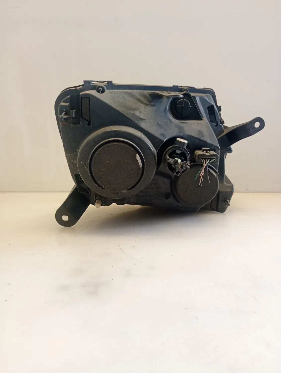Faro ant. sinistro Dacia Duster (2010 – 2013) 1.5 79 KW diesel 260600069R K9K J8