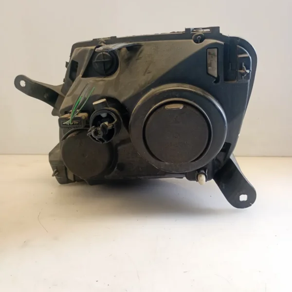 Faro ant. destro Dacia Duster (2010 – 2013) 1.5 79 KW diesel 260100067R K9K J8