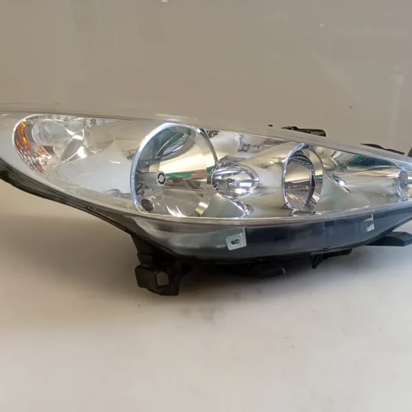 Faro ant. destro Peugeot 207 (2006 – 2009) 1.4 65 KW benzina 620695 KFU