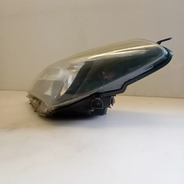 Faro ant. sinistro Toyota Yaris (2014 – 2017) 1.4 66 KW diesel 811700DA50 1ND-TV