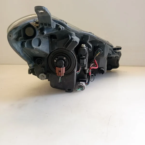Faro ant. sinistro Toyota Yaris (2014 – 2017) 1.4 66 KW diesel 811700DA50 1ND-TV