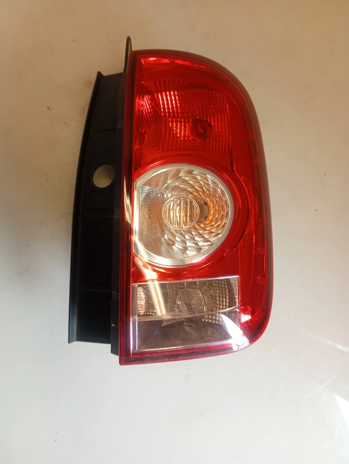 Faro posteriore destro Dacia Duster (2010 – 2013) 1.5 79 KW diesel 265500033R K9K J8
