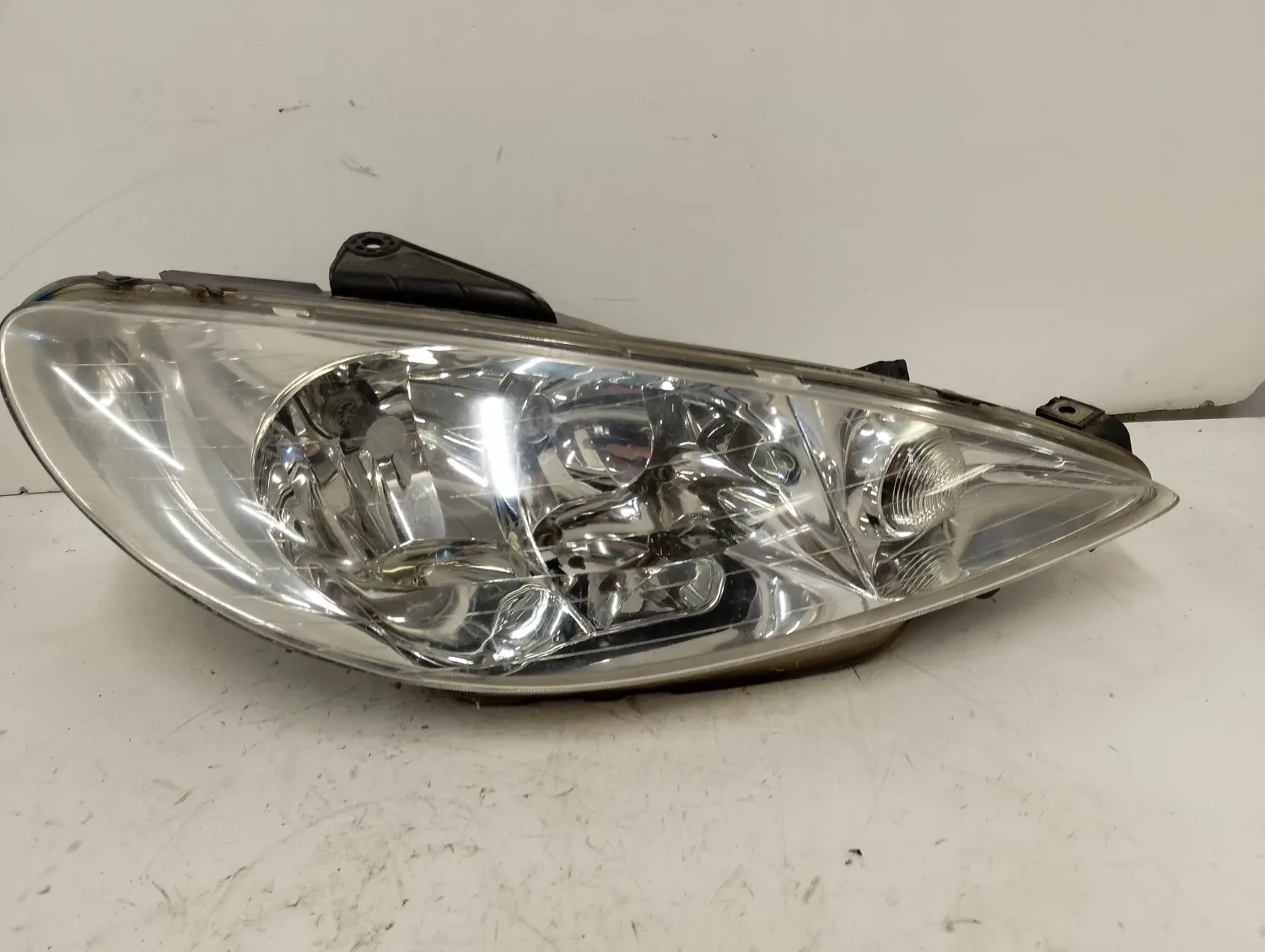 Faro ant. destro Peugeot 206 (1998 – 2009) 1.4 55 KW benzina 6206A0 KFW