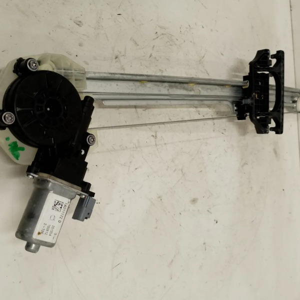 Alzavetro ant. destro Citroen C3 2026 1.2 74 KW HN09