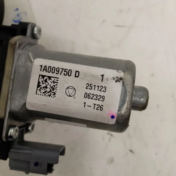 Alzavetro ant. sinistro Citroen C3 2026 1.2 74 KW HN09