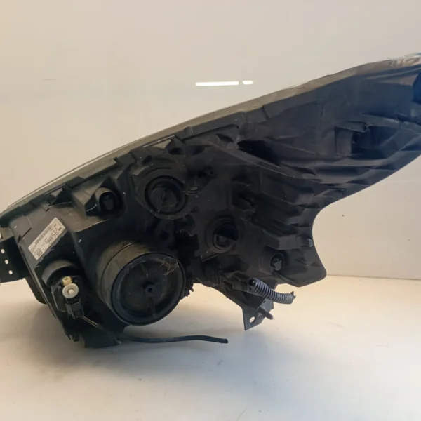 Faro ant. destro Opel Vivaro (2014 – 2019) 1.6 88 KW diesel 95527866 R9M D4