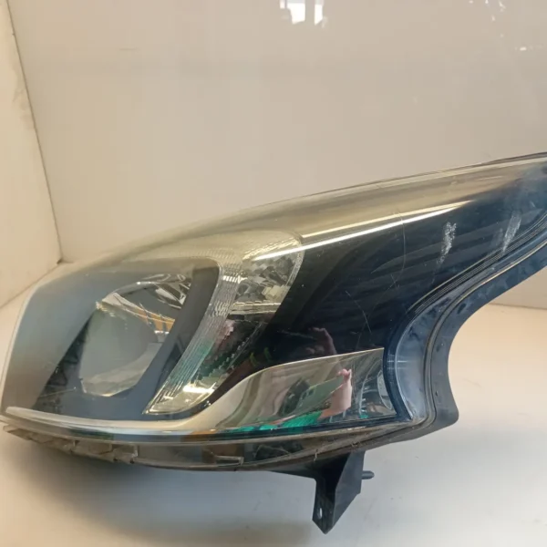 Faro ant. sinistro Opel Vivaro (2014 – 2019) 1.6 88 KW diesel 95517041 R9M D4