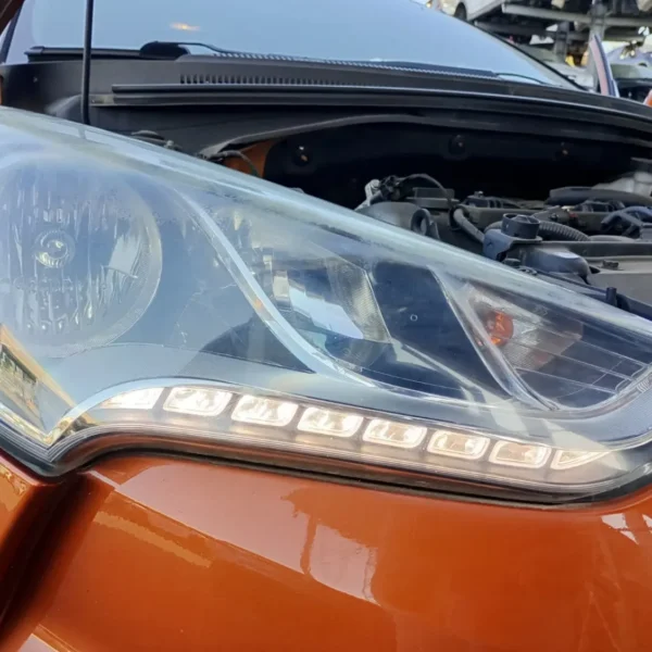 Faro ant. destro Hyundai Veloster (2011 – oggi) 1.6 103 KW benzina 921022V050 G4FD