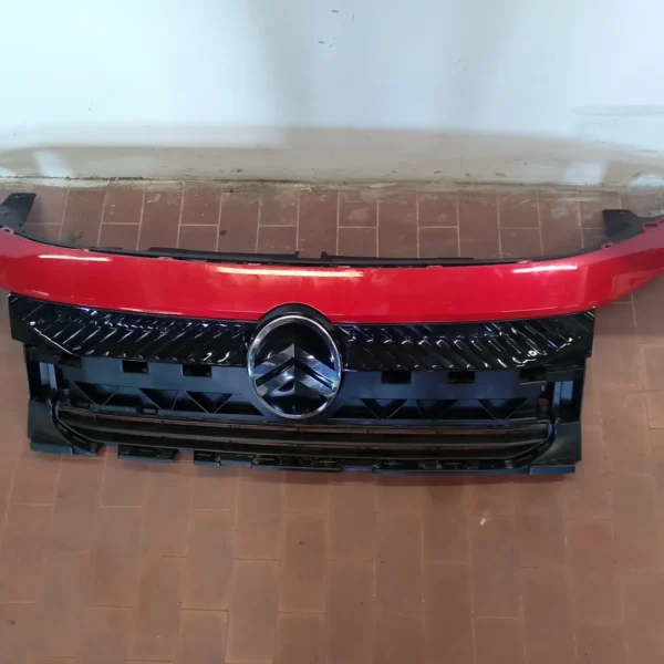 Griglia centrale paraurti anteriore Citroen C3 2026 1.2 74 KW HN09