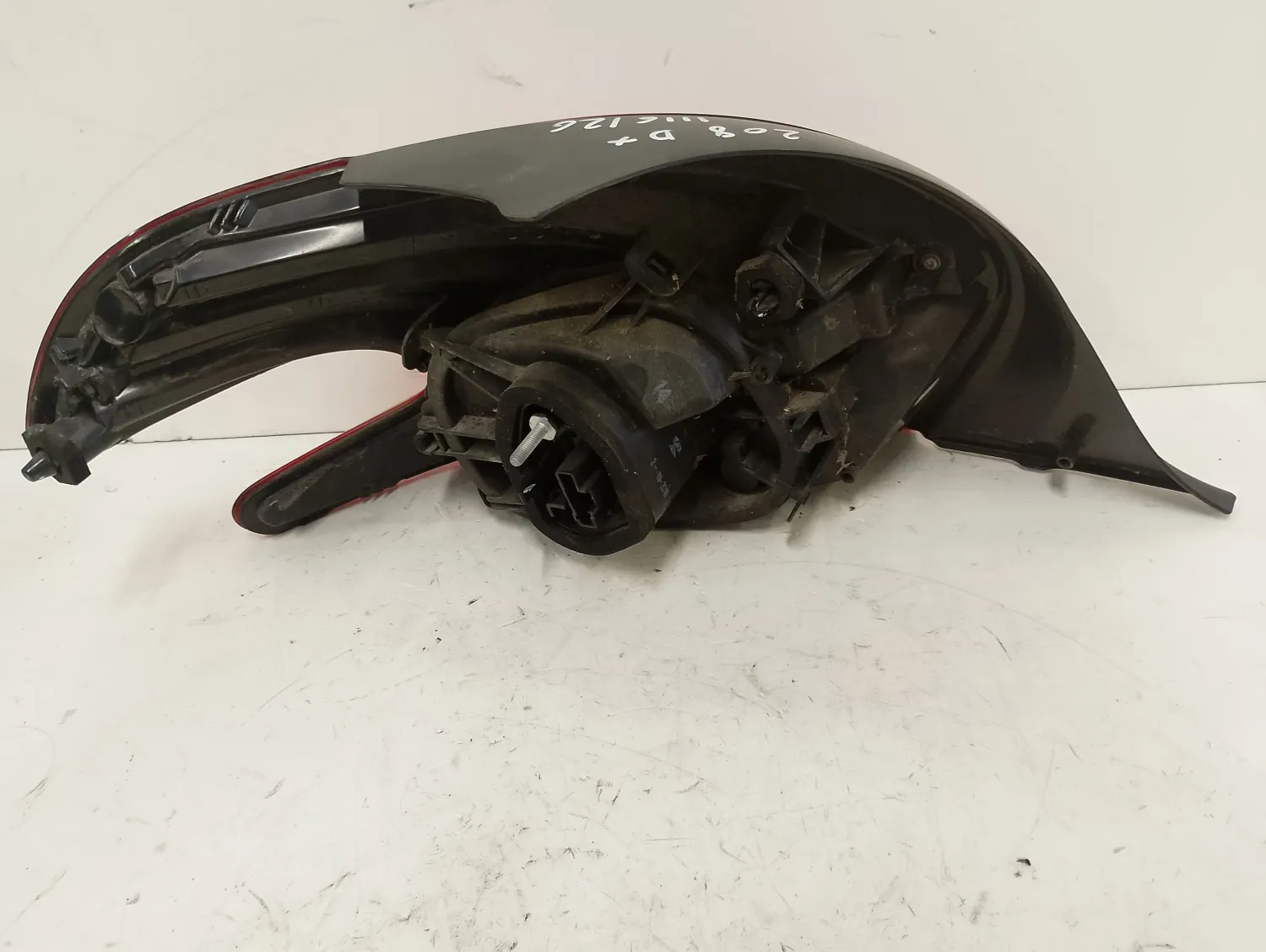 Faro posteriore destro Peugeot 208 (2015 – 2020) 1.2 81 KW benzina 9825601180 HN01
